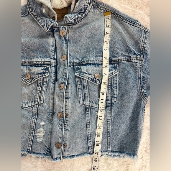American Eagle Zipped up Distress Hoodie Denim Jackets Size: Medium - Picture 9 of 10